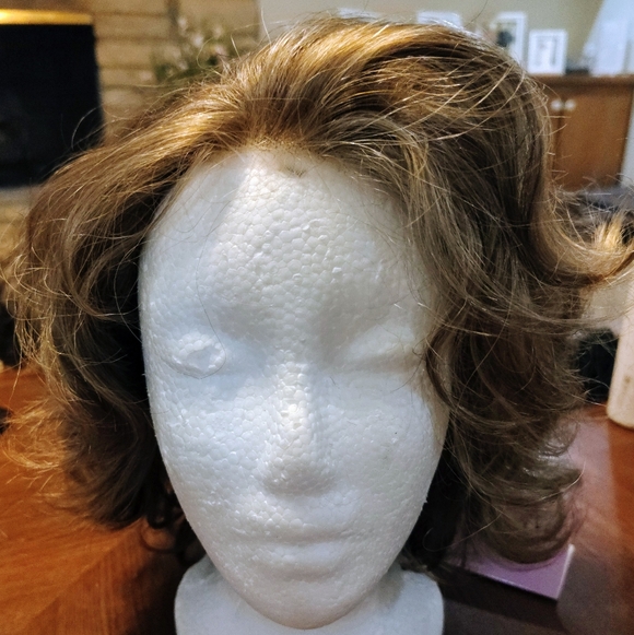Voluminous Wavy Hair Wig in Light Brown - Picture 5 of 10